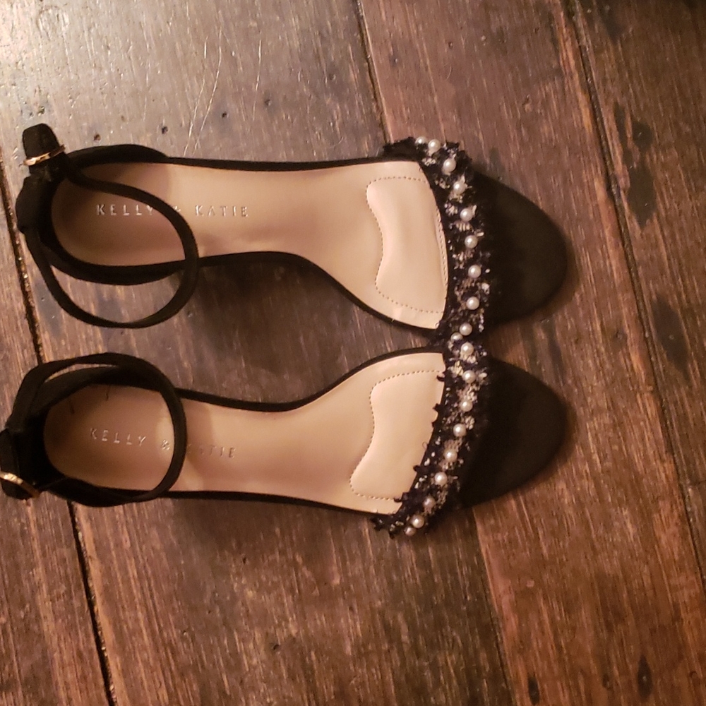 Kelly & Katie Pearl Vamp Ankle Strap Heels 8